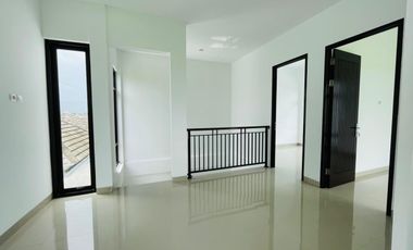 Rumah modern minimalis pinggir jalan view sawah di kota Mataram