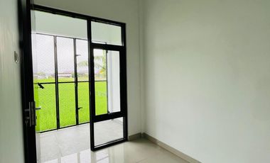 Rumah modern minimalis pinggir jalan view sawah di kota Mataram