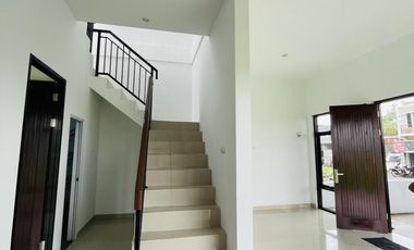 Rumah modern minimalis pinggir jalan view sawah di kota Mataram