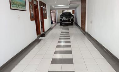 Dijual / Disewakan Hunian Mewah Full Furnish 4 Lantai di Cluster Palmerah Residence, Jakarta Barat