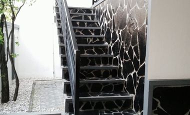 Dijual / Disewakan Hunian Mewah Full Furnish 4 Lantai di Cluster Palmerah Residence, Jakarta Barat