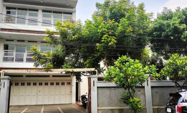 Dijual Rumah di Nusa Hijau Cimahi, Sangat Mewah Ada Kolam Renangnya