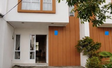 Turun Harga!!Murah!!Rumah 2 Lantai Siap Huni Renov Furnish Bebas Banjir Nempel Orchad Summarecon Bekasi,Nego sampai Deal!!