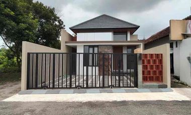 Dijual Rumah Modern Tropis, Besar dan Mewah Kalan Kaliurang KM 10