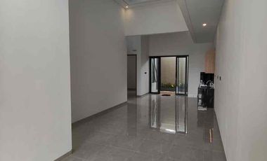 Dijual Rumah Modern Tropis, Besar dan Mewah Kalan Kaliurang KM 10