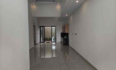 Dijual Rumah Modern Tropis, Besar dan Mewah Kalan Kaliurang KM 10