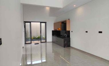 Dijual Rumah Modern Tropis, Besar dan Mewah Kalan Kaliurang KM 10