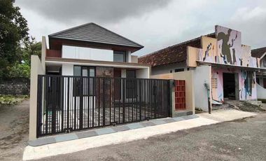 Dijual Rumah Modern Tropis, Besar dan Mewah Kalan Kaliurang KM 10