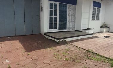 RUMAH DISEWAKAN DI SOLO BARU DEKAT SMA ISLAM AL AZHAR DAN DR OEN SOLO BARU