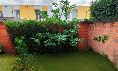 se vende casa 2 pisos