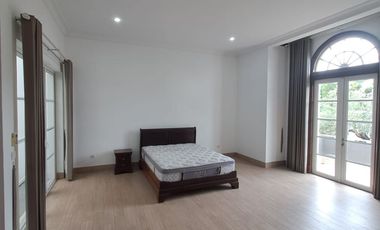 For Rent: Bright American House In A Compound In Bangka Kemang.