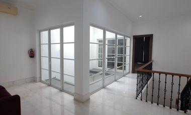 For Rent: Bright American House In A Compound In Bangka Kemang.