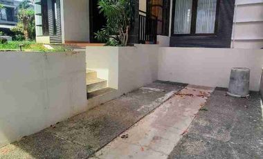 Dijual Cepat Rumah Hook, Asri, Halaman Luas dan Siap Huni dlm Cluster di BNR
