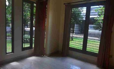 Dijual Cepat Rumah Hook, Asri, Halaman Luas dan Siap Huni dlm Cluster di BNR