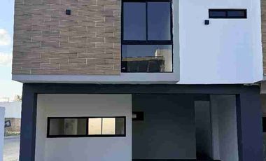 CASA EN VENTA CON TERRENO EXCEDENTE, ZONA INDUSTRIAL