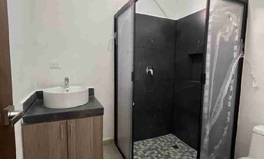 CASA EN VENTA CON TERRENO EXCEDENTE, ZONA INDUSTRIAL