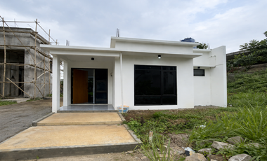 Rumah Siap Huni di Cigadung Selatan Bandung – Potensi Dikembangkan 2 Lantai