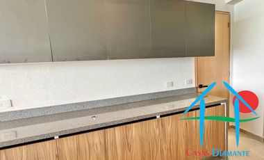 Departamento de playa en renta vacacional con terraza y vista al mar