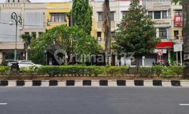 Dijual Ruko 3 Lantai Sangat Strategis Lokasi Solo Baru Luas 260m2