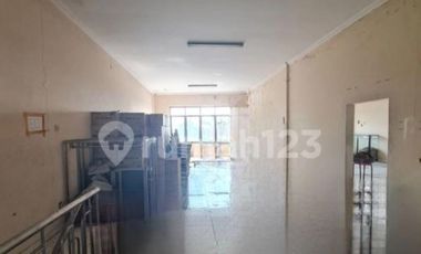 Dijual Ruko 3 Lantai Sangat Strategis Lokasi Solo Baru Luas 260m2
