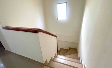 En Manta se Vende Casa de 3 Dormitorios. Sector Sur- Urbanización Ciudad del Sol