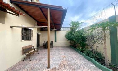 En Manta se Vende Casa de 3 Dormitorios. Sector Sur- Urbanización Ciudad del Sol