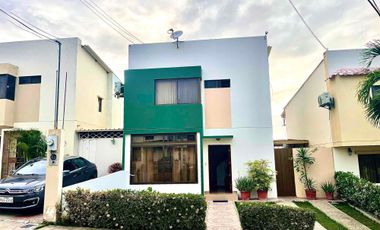 En Manta se Vende Casa de 3 Dormitorios. Sector Sur- Urbanización Ciudad del Sol