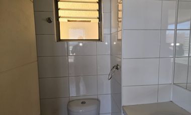 SE ARRIENDA DEPARTAMENTO 2 DORMITORIOS 2 BAÑOS , CENTRAL RECIEN PINTADO, EDIFICIO AMALFI