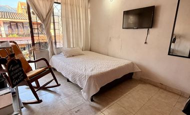 Casa con local en venta cerca cra 5 excelente zona residencial y comercial en Santa Ana