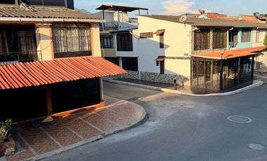 Casa con local en venta cerca cra 5 excelente zona residencial y comercial en Santa Ana