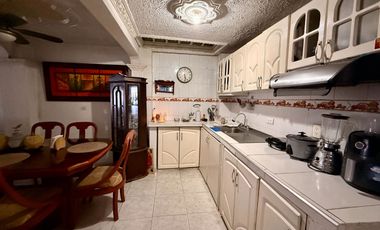 Casa con local en venta cerca cra 5 excelente zona residencial y comercial en Santa Ana