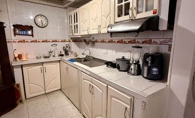 Casa con local en venta cerca cra 5 excelente zona residencial y comercial en Santa Ana