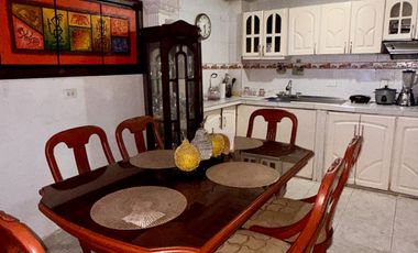 Casa con local en venta cerca cra 5 excelente zona residencial y comercial en Santa Ana