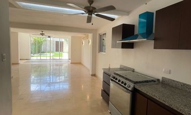RENTA CASA EN EL CLUB DE GOLF LA CEIBA.