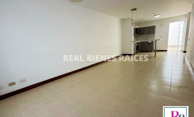 Casa medianera en arriendo – Estrato 4