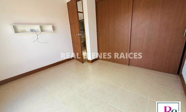 Casa medianera en arriendo – Estrato 4