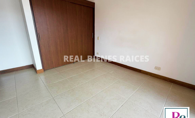 Casa medianera en arriendo – Estrato 4