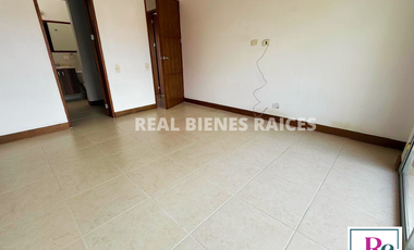 Casa medianera en arriendo – Estrato 4