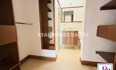 Casa medianera en arriendo – Estrato 4