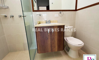 Casa medianera en arriendo – Estrato 4