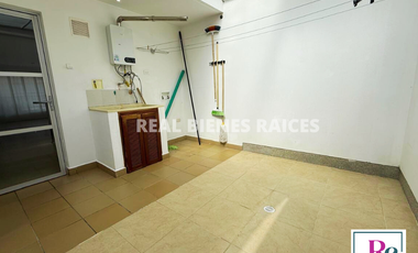 Casa medianera en arriendo – Estrato 4