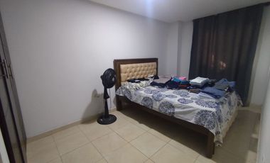SE VENDE APARTAMENTO  EN RECREO OPTIMAS CODICIONES, PRIMER PISO, CON PATIO Y ÁREA DE  90 MTS²