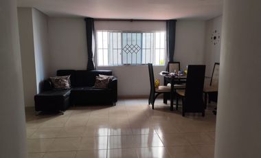 SE VENDE APARTAMENTO  EN RECREO OPTIMAS CODICIONES, PRIMER PISO, CON PATIO Y ÁREA DE  90 MTS²