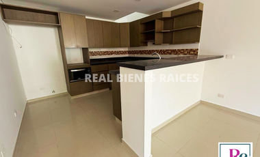 Casa medianera en venta – Unidad cerrada Estrato 5