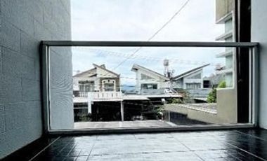 di jual cepat rumah bagus 2 lantai siap huni buah batu bandung