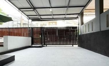 di jual cepat rumah bagus 2 lantai siap huni buah batu bandung