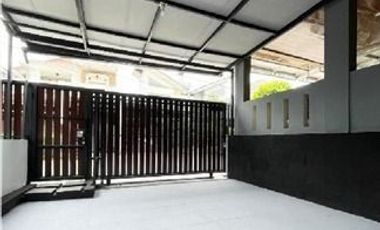 di jual cepat rumah bagus 2 lantai siap huni buah batu bandung