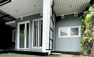 di jual cepat rumah bagus 2 lantai siap huni buah batu bandung