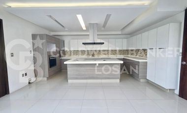 Casa en Venta Circuito Novelistas, Satélite