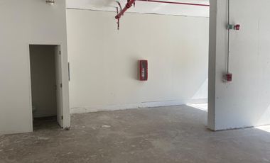 ARRIENDO Local Comercial 72,09 m2, Metro Santa Ana